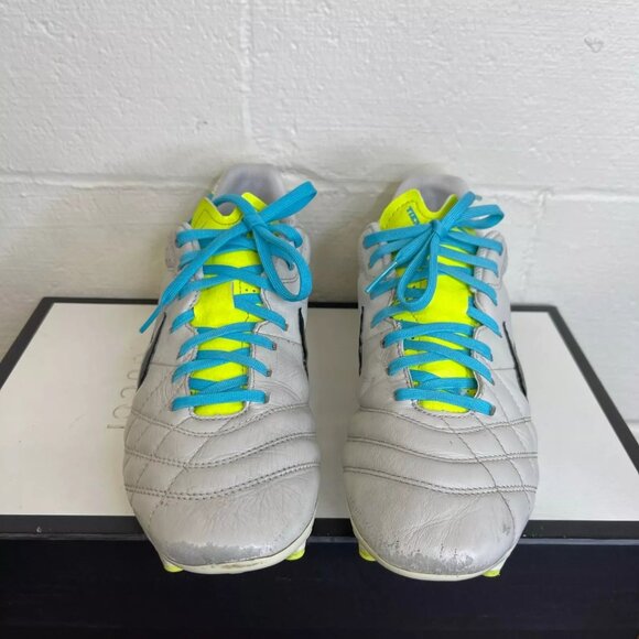 Nike Tiempo 509085-001 White Leather Soccer Cleats Sneaker Lace Up Men's Size 7 - Picture 1 of 9